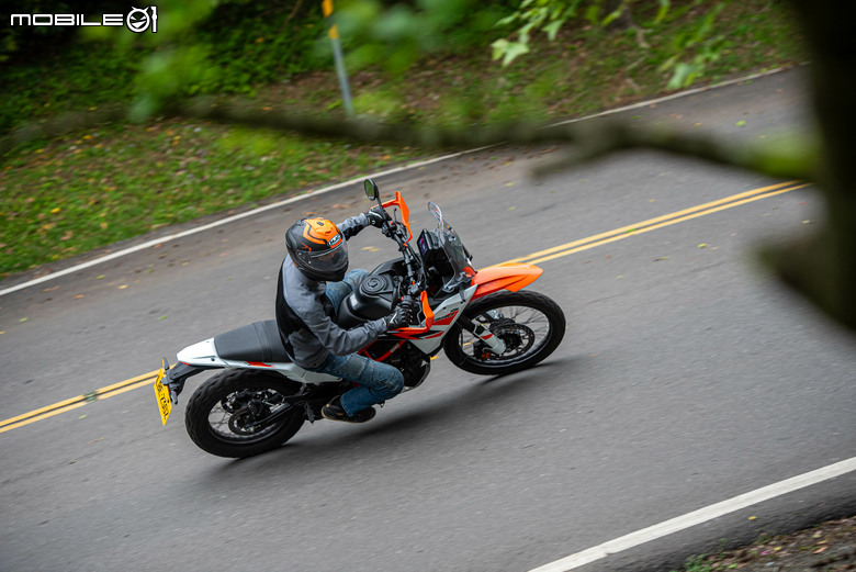 點我看大圖 KTM 390 Adventure R 試駕|橘火燎原,笑傲千山!