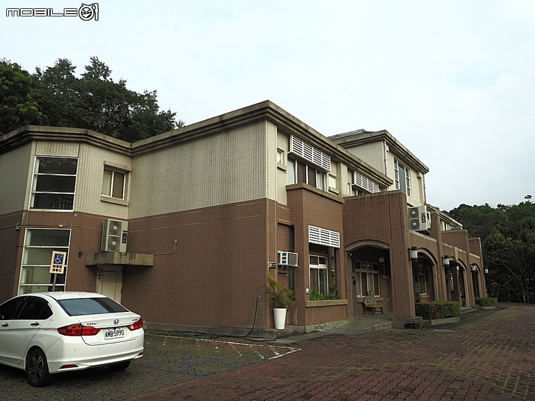 臺灣省政府大樓與中興新村牌樓、小興苑、臺灣省政資料館、中興會堂、臺灣歷史文化園區、虎山藝術館 — 南投中興新村文化景觀半日散策