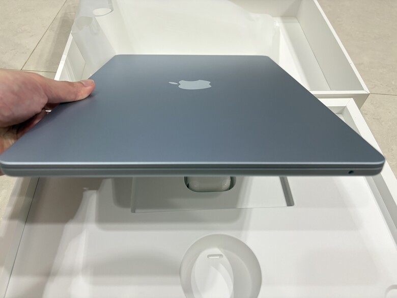 MacBook Air M5 15 吋開箱｜從舊 MacBook Pro 跨越了一個時代的換機