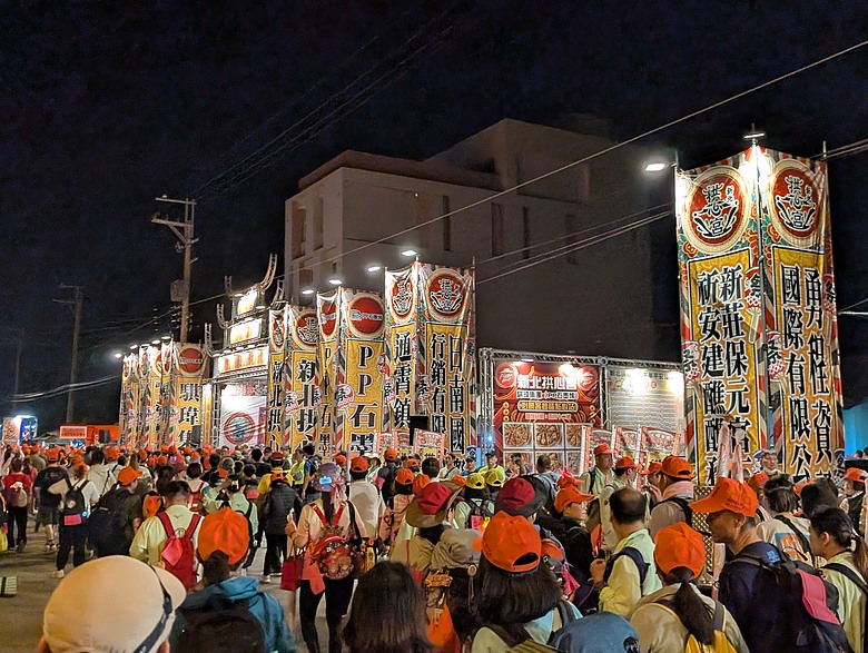 點我看大圖 2026 進香大白 白沙媽進香 地表最強的散步之旅 熱血熬夜12小時