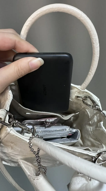 【心得】Anker A1665極致輕薄磁吸行動電源
