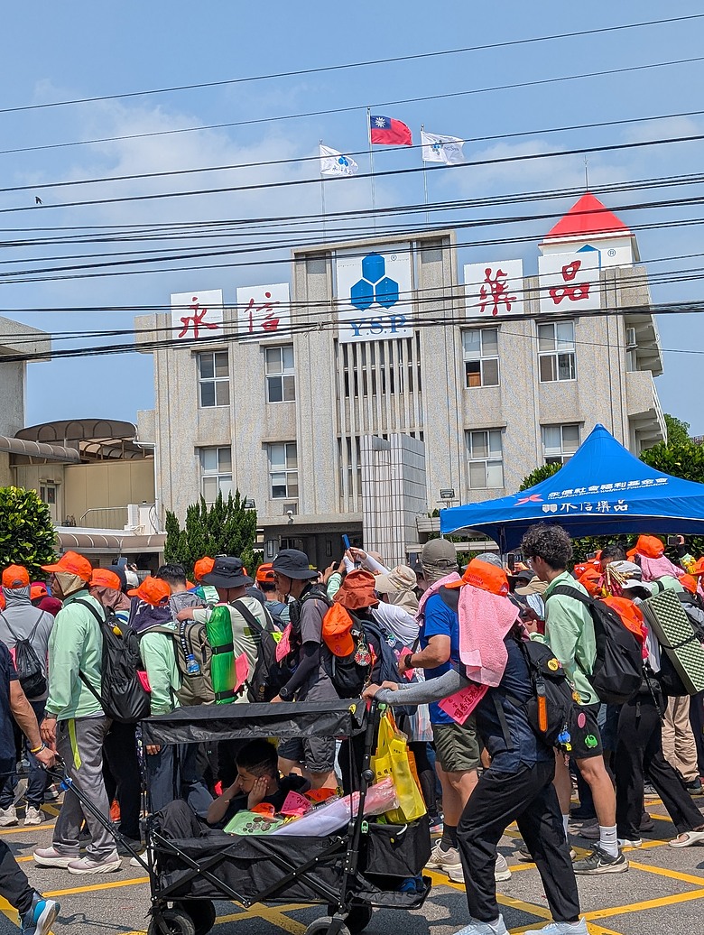 點我看大圖 2026 進香大白 白沙媽進香 地表最強的散步之旅 熱血熬夜12小時