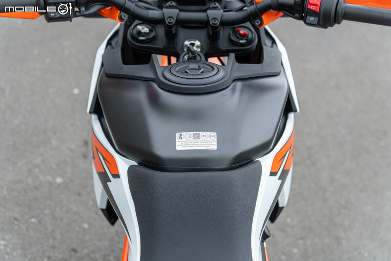 點我看大圖 KTM 390 Adventure R 試駕|橘火燎原,笑傲千山!