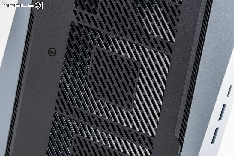 ROG GR70 小型電競桌機開箱實測 搭配最強 AMD 9955X3D 處理器的迷你巨人