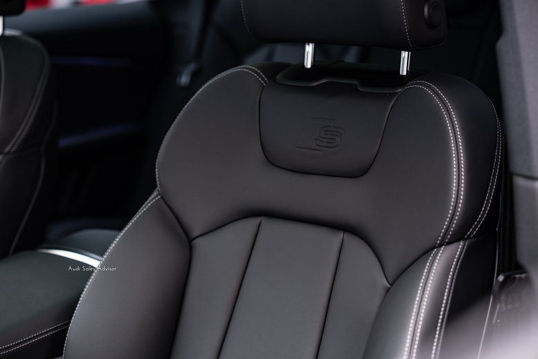 交車分享｜Audi Q8 55 TFSI quattro S line｜帶來幸福故事的小媒人，是毛孩