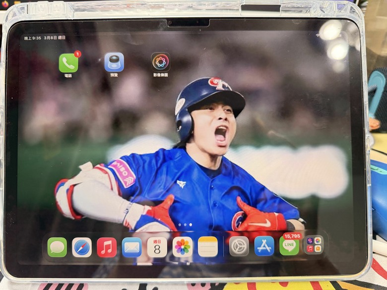 iPad 抗反光保護貼？平替 Nano-texture、鋼化膜、類紙膜