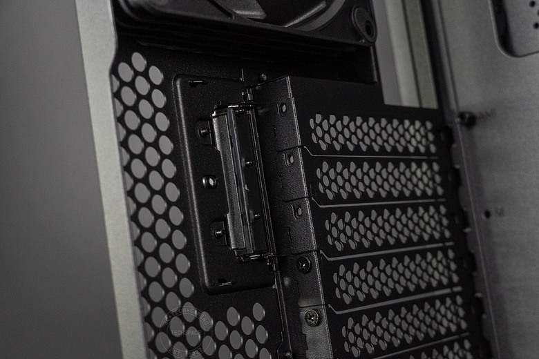 告別桌面冷冰器、ASUS ProArt PA602 胡桃木透側版現代黑款機殼開箱，用天然原木打造最美創作神機！