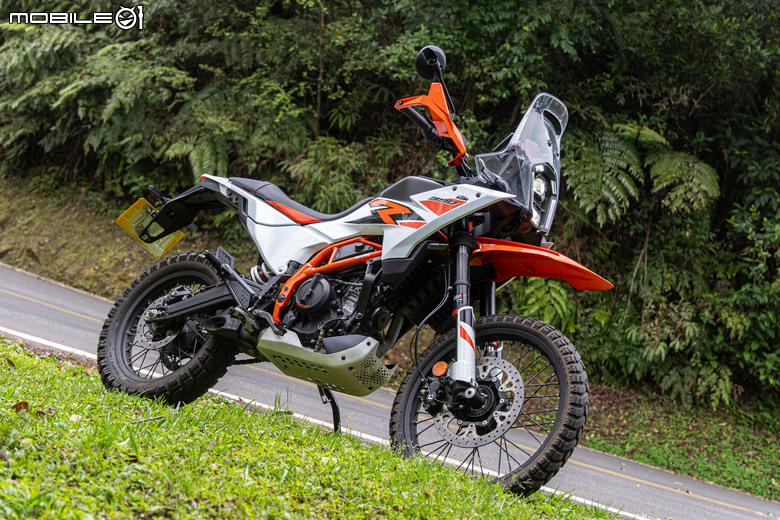 點我看大圖 KTM 390 Adventure R 試駕|橘火燎原,笑傲千山!