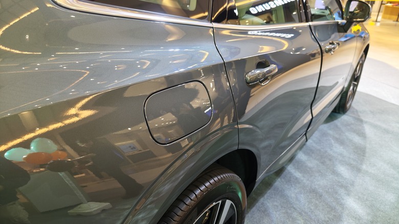 趕在第一天, 來南港Lalaport看好久不見的All New XC60~~
