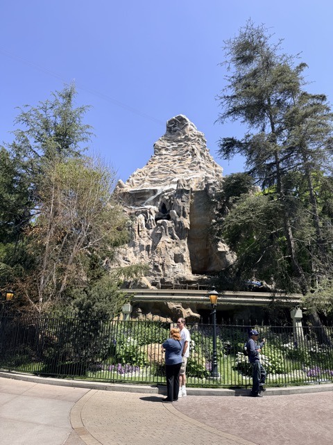 (2026 April) 🇺🇸 🏰 卅五年之後 再遊 狄斯耐樂園 Disneyland 🇺🇸👸🏻