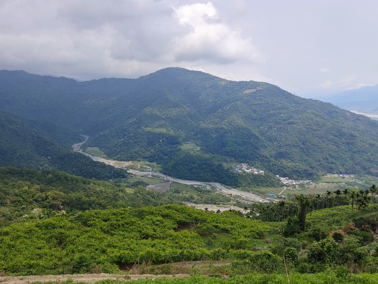 Muhai Ludun 山上的路－卓溪山林環繞路與橫斷海岸山脈二部曲