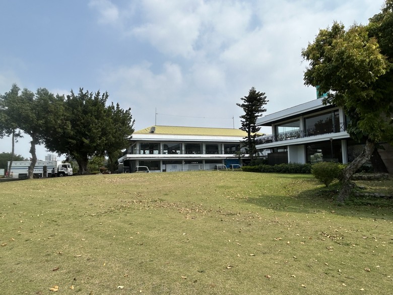 「 兩 鐵 列 車 」 騎 遊 高 雄 果 嶺 自 然 公 園