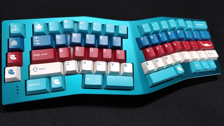 客製化鍵盤組裝套件 QwertyKeys Neo Ergo 開箱