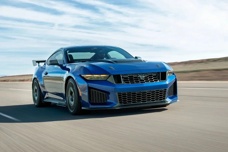 Ford Mustang Dark Horse SC 數據公佈 795 匹強悍性能問鼎超跑領域！