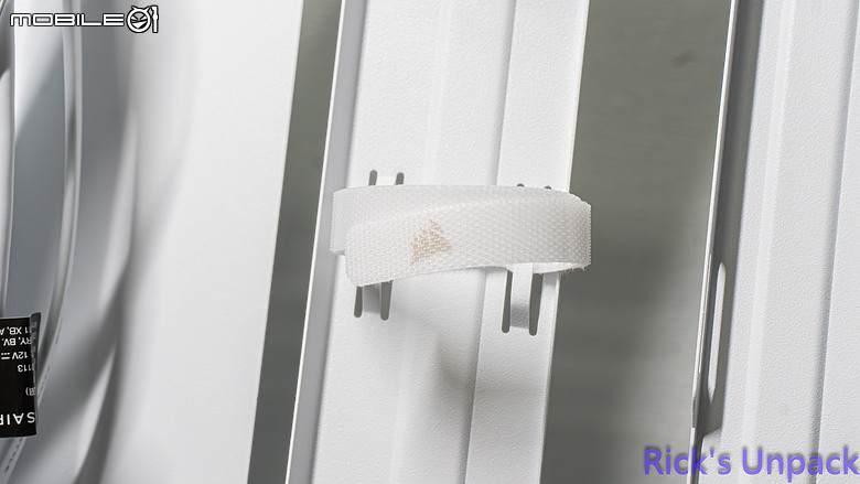 【開箱】緊湊卻擴充性十足 | CORSAIR 3200D RS ARGB WHITE