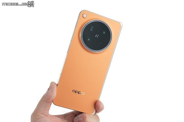 OPPO Find N6 旭日暖橘色背蓋與圓形哈蘇相機模組設計