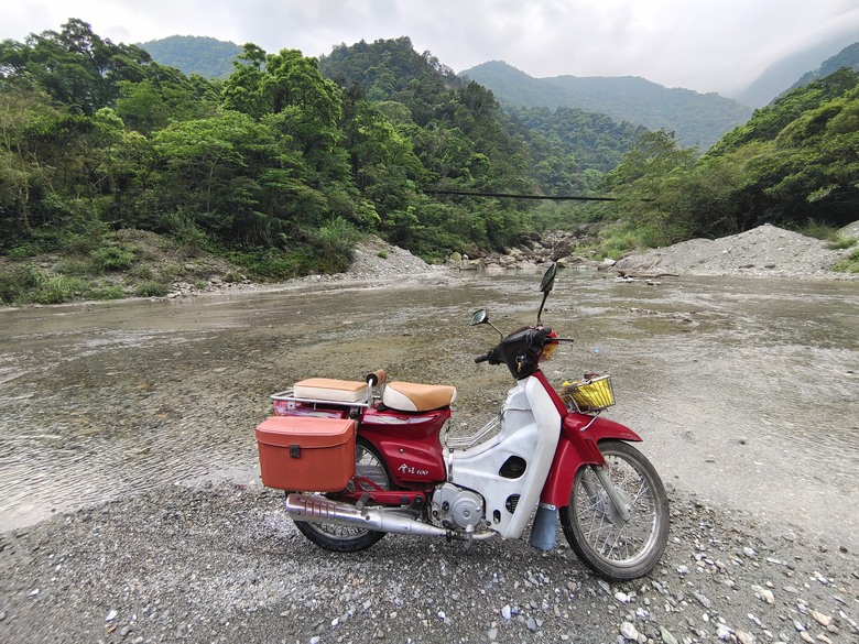 背著書包去越野－－武荖坑林道信大水泥大白山礦路