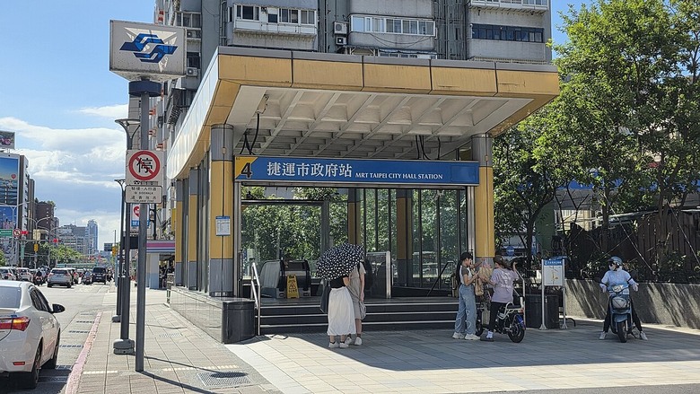 ［信義三角都更特區］Xinyi Triangle Urban Renewal Special Zone（又名小信義區）：「國美榕遇」「吉祥如藝」「國賓金建設案」「宜民建設案」
