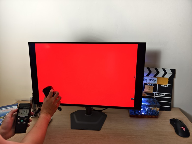[開箱] 2K更有性價GIGABYTE MO27Q28G QD-OLED/280Hz