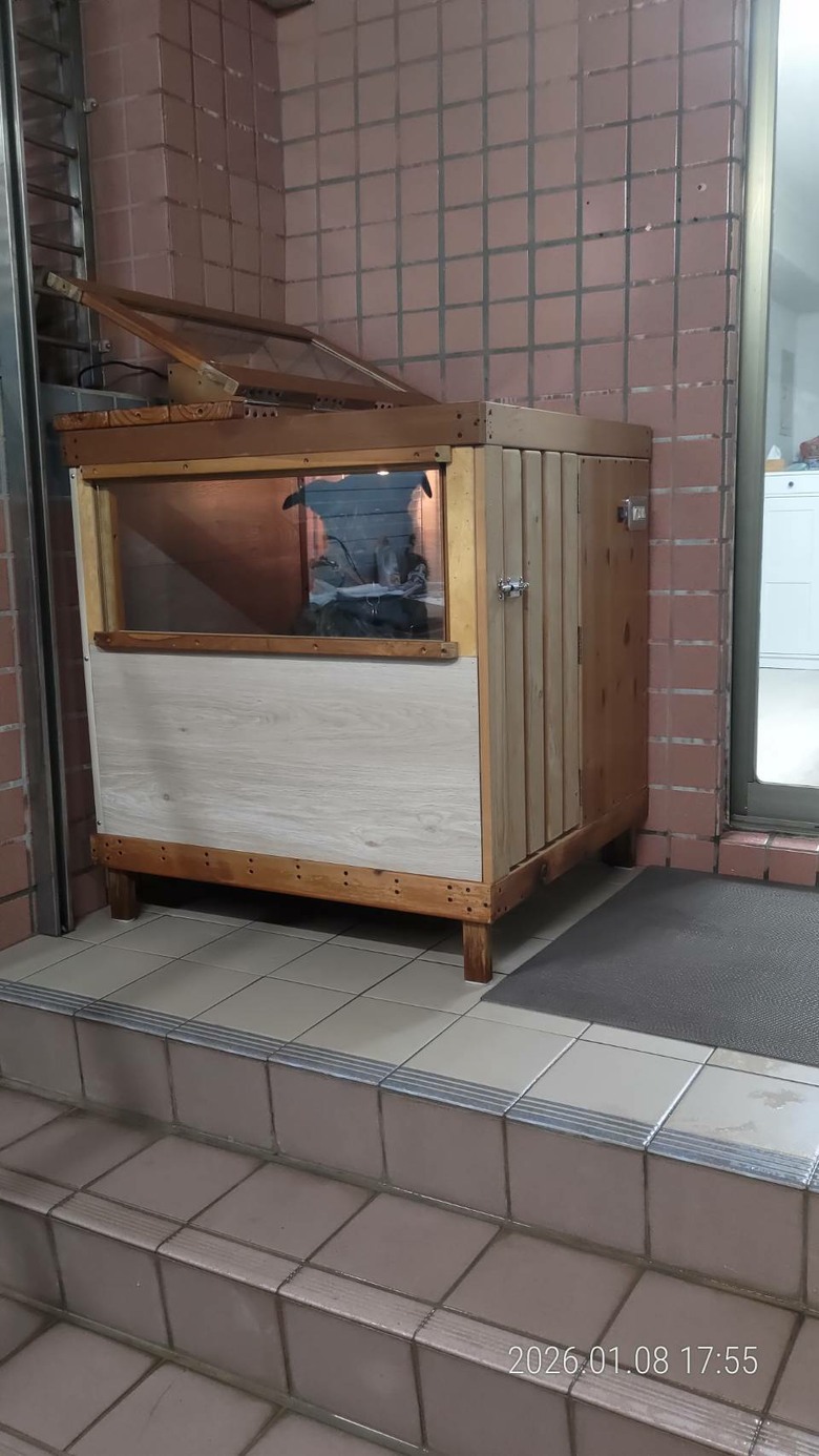 DIY 自家庭院狗屋