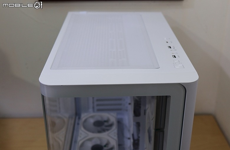 ZenFan 加持 FSP 全漢 270 度 M580 PRO 美型海景