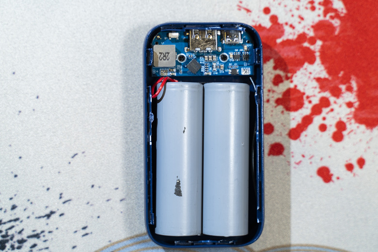 點我看大圖 小心盜版小米行動電源 嚴格執行三不買|非官方渠道|價格低|型號標示不明