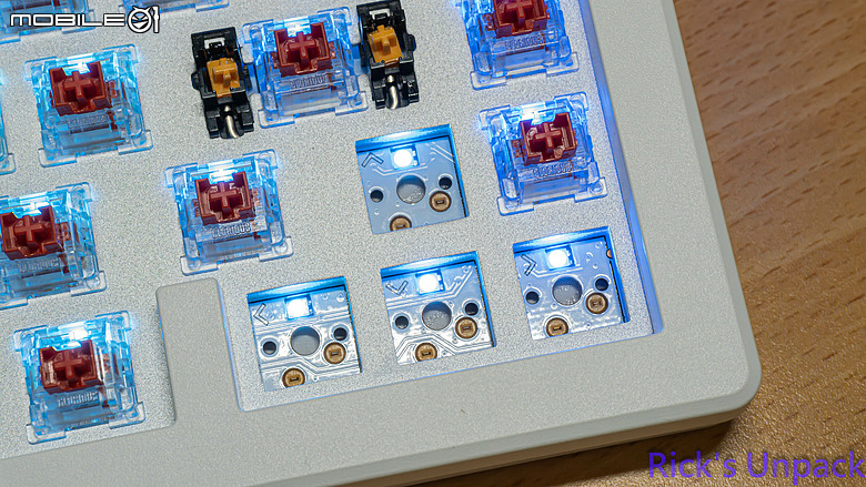 GMMK 3 HE PCB支援機械軸與磁軸