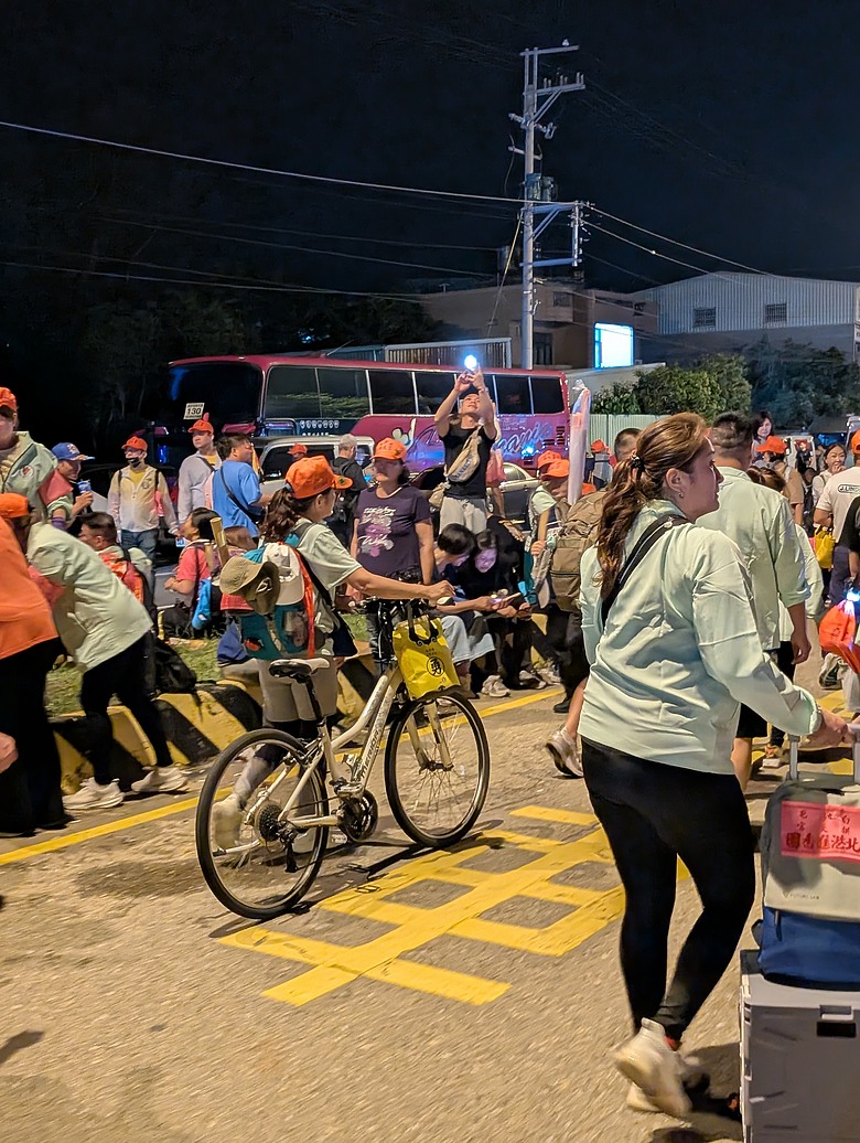 點我看大圖 2026 進香大白 白沙媽進香 地表最強的散步之旅 熱血熬夜12小時