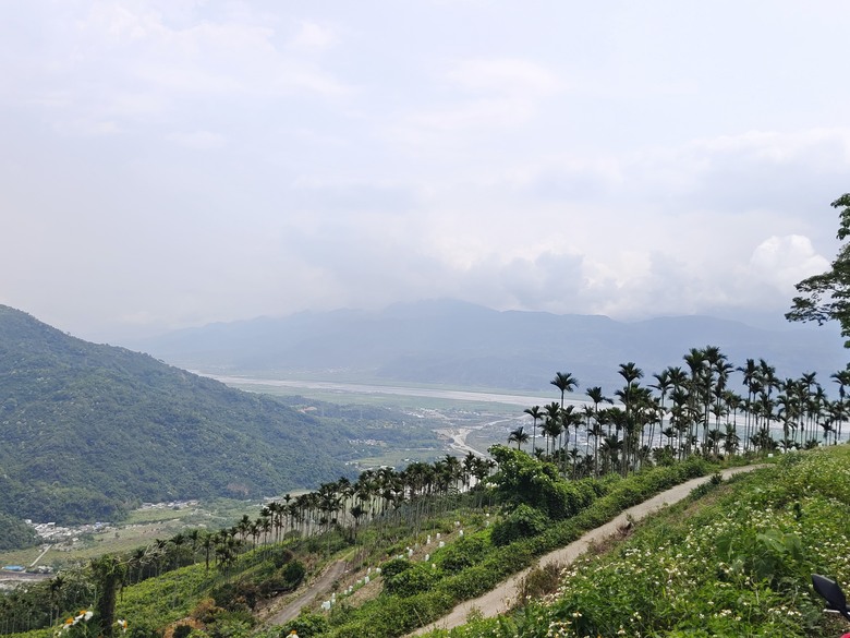 Muhai Ludun 山上的路－卓溪山林環繞路與橫斷海岸山脈二部曲