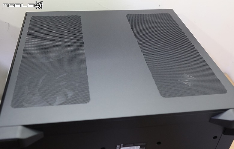 Fractal Design 首次進軍海景機殼 Pop 2 Vision