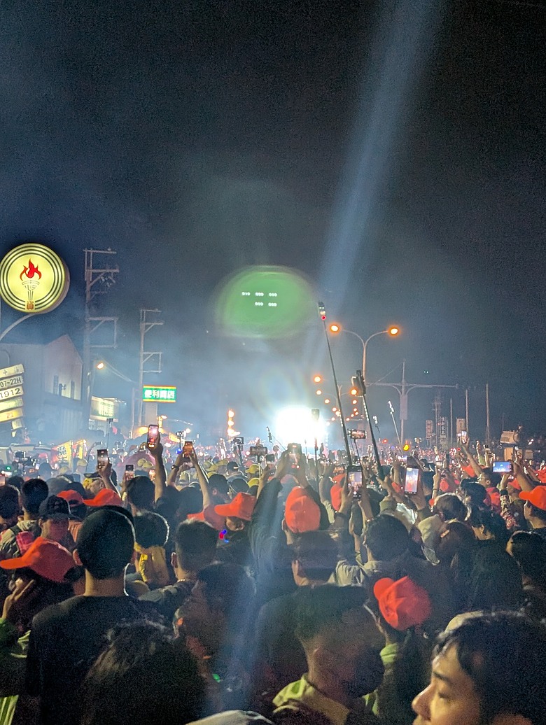 點我看大圖 2026 進香大白 白沙媽進香 地表最強的散步之旅 熱血熬夜12小時