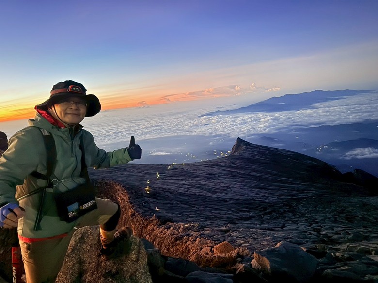 一神, 二玉, 三富士山~ 1,2,3準備出國去爬山 ! 3,2,1 自我挑戰好得意 !