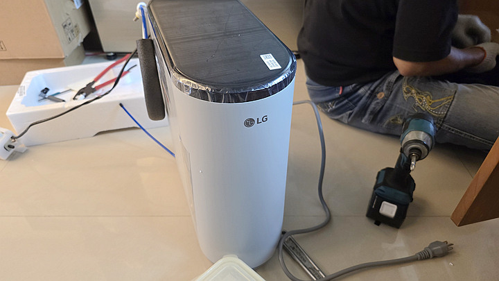(體驗分享) 水，喝水，喝好水，LG PuriCare WU525BS 廚下型冰溫熱飲水機，讓你每天都喝到好水