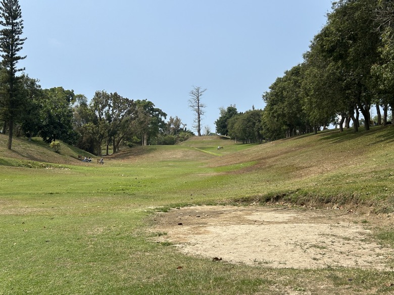 「 兩 鐵 列 車 」 騎 遊 高 雄 果 嶺 自 然 公 園