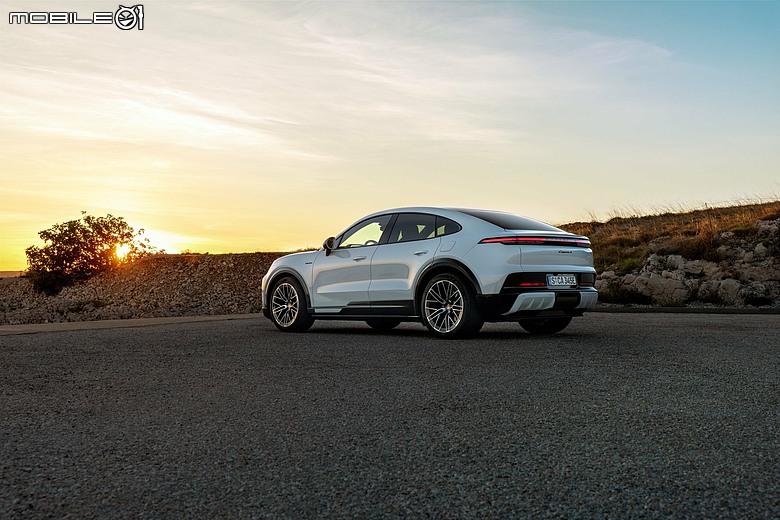 【國內新訊】全新大改款Porsche Cayenne Coupe Electric現身，國內同步報價439萬元起！