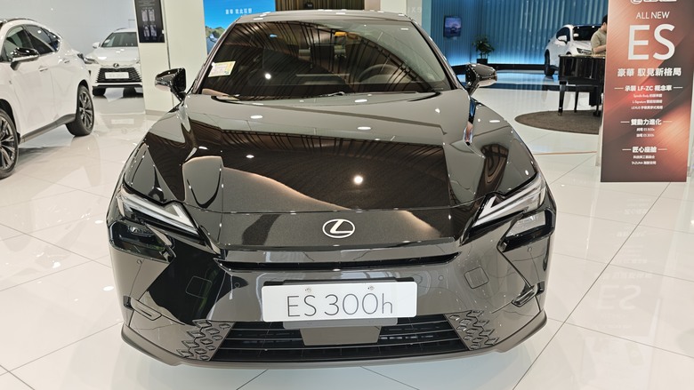 趕在第一天來欣賞All New Lexus ES300h的心得分享