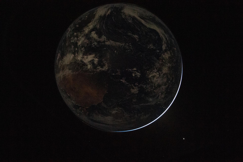 🛰️細看阿提米絲2號Hello, World(4/22世界地球日)🛰️