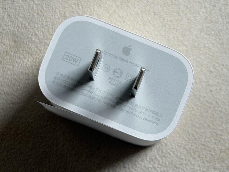 開箱 MacBook Neo 姻粉色 256GB 台灣公司貨 4/24