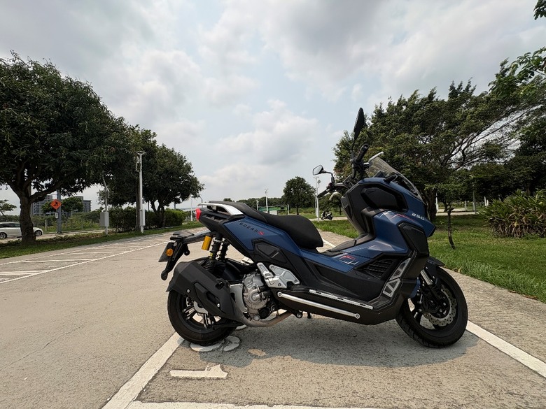 可以騎樂趣也騎通勤，我的新戰馬Brera X 250