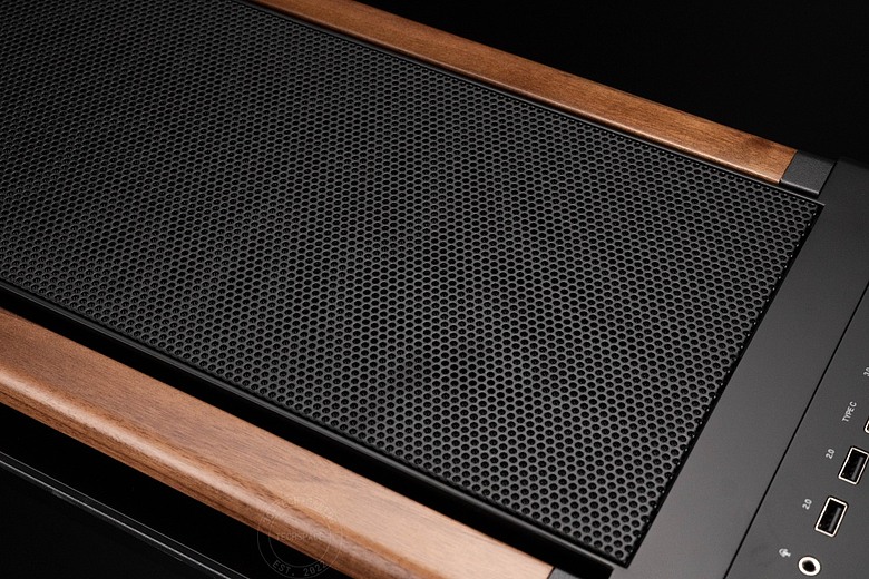 告別桌面冷冰器、ASUS ProArt PA602 胡桃木透側版現代黑款機殼開箱，用天然原木打造最美創作神機！