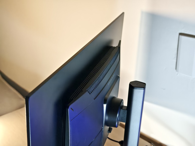 [開箱] 2K更有性價GIGABYTE MO27Q28G QD-OLED/280Hz