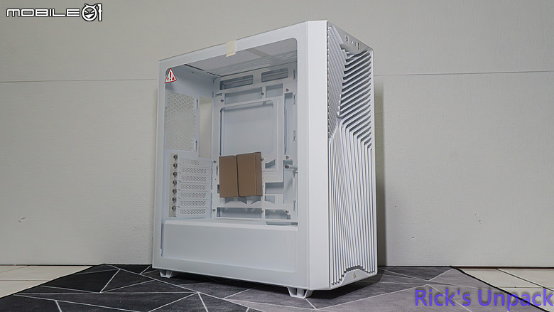 【開箱】緊湊卻擴充性十足 | CORSAIR 3200D RS ARGB WHITE