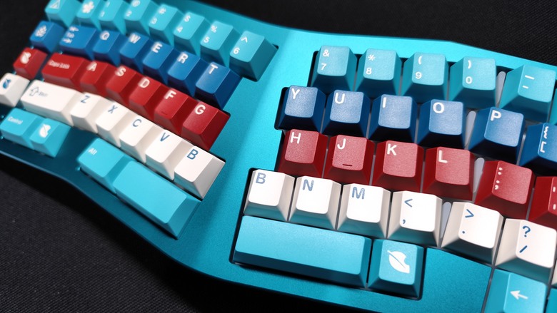客製化鍵盤組裝套件 QwertyKeys Neo Ergo 開箱