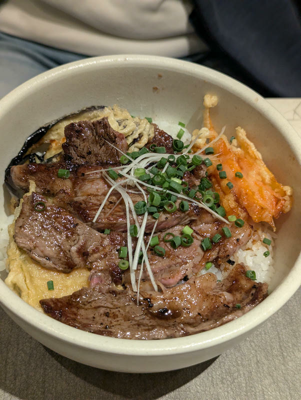 【不是遊記 - 20】 東京的浮華虛幻與潮流藝術--麻布台之丘、TeamLab及SKY CAFE