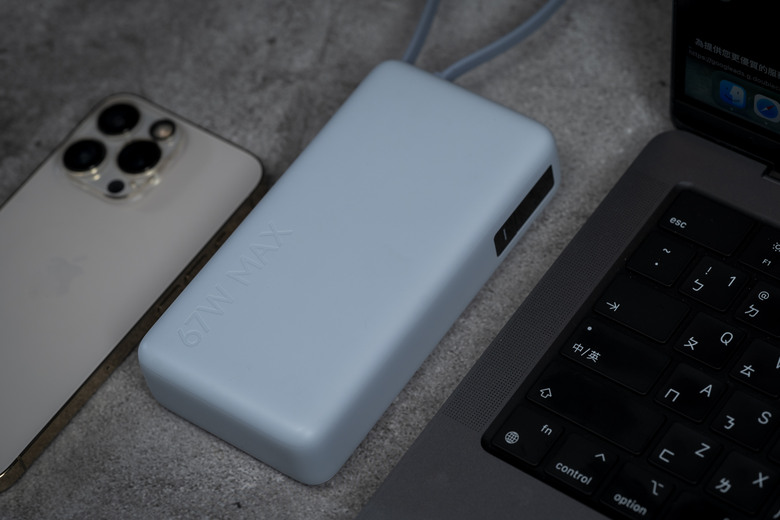 【開箱測試】Xiaomi 自帶線行動電源 20000 67W 你想買來充筆電?先等等