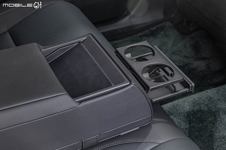 Lexus ES 500e 大改款試駕｜瑕不掩瑜的進化，用誠意再戰市場！