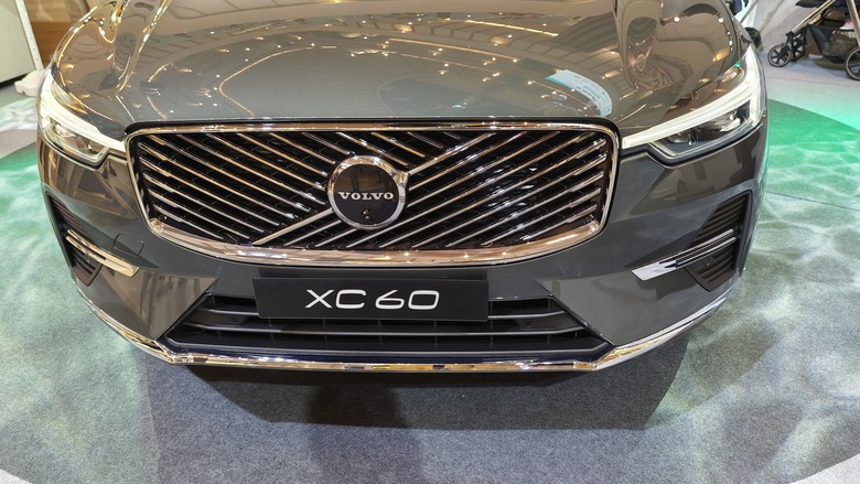 趕在第一天, 來南港Lalaport看好久不見的All New XC60~~