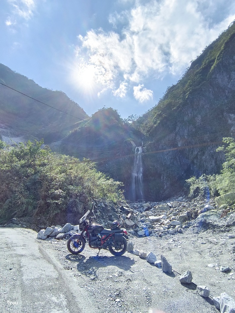 背著書包去越野－－武荖坑林道信大水泥大白山礦路