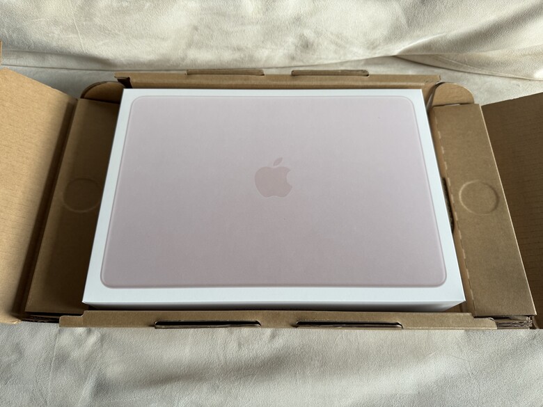 開箱 MacBook Neo 姻粉色 256GB 台灣公司貨 4/24