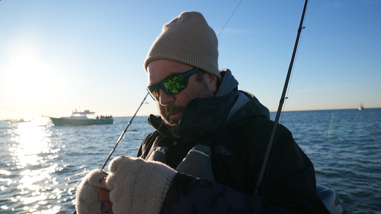 Fishing Traveler (環球釣者) - 雙破紀錄 ! 紐澤西黑潮中的「巨型米級海鱸大戰」 Day 5 與世界第一傳奇釣手，釣魚之神Mike iaconelli的夢幻終章 8小時沒咬口，在荒謬的終點，上廁所時遇見我的人生紀錄米級巨海鱸